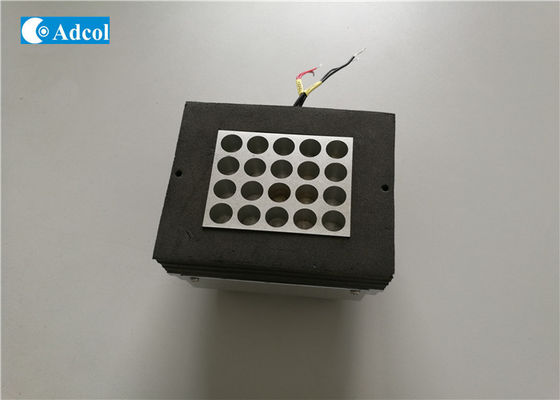 Kleiner Peltierkühler-thermoelektrische Platte, die für analytischen Test abkühlt